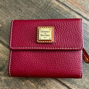 Dooney and Bourke pebble grain wallet